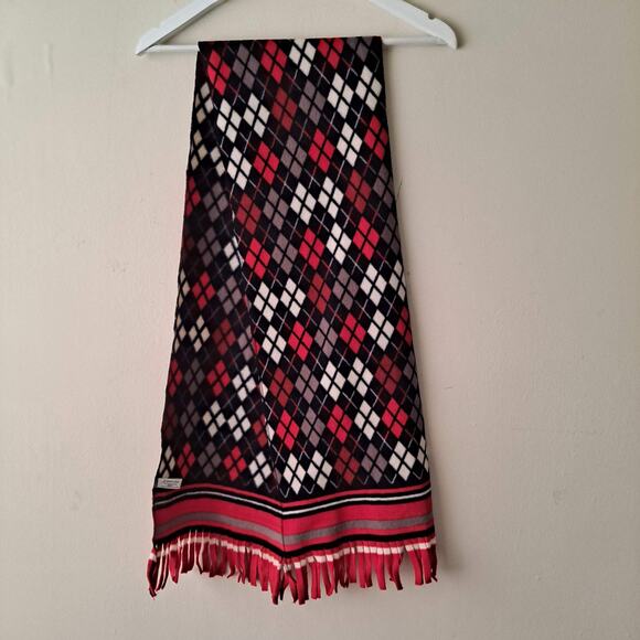 St. John's Bay Kids Red & Black Diamond Pattern Fleece Scarf w/ fringes 10"X56" - Picture 10 of 13